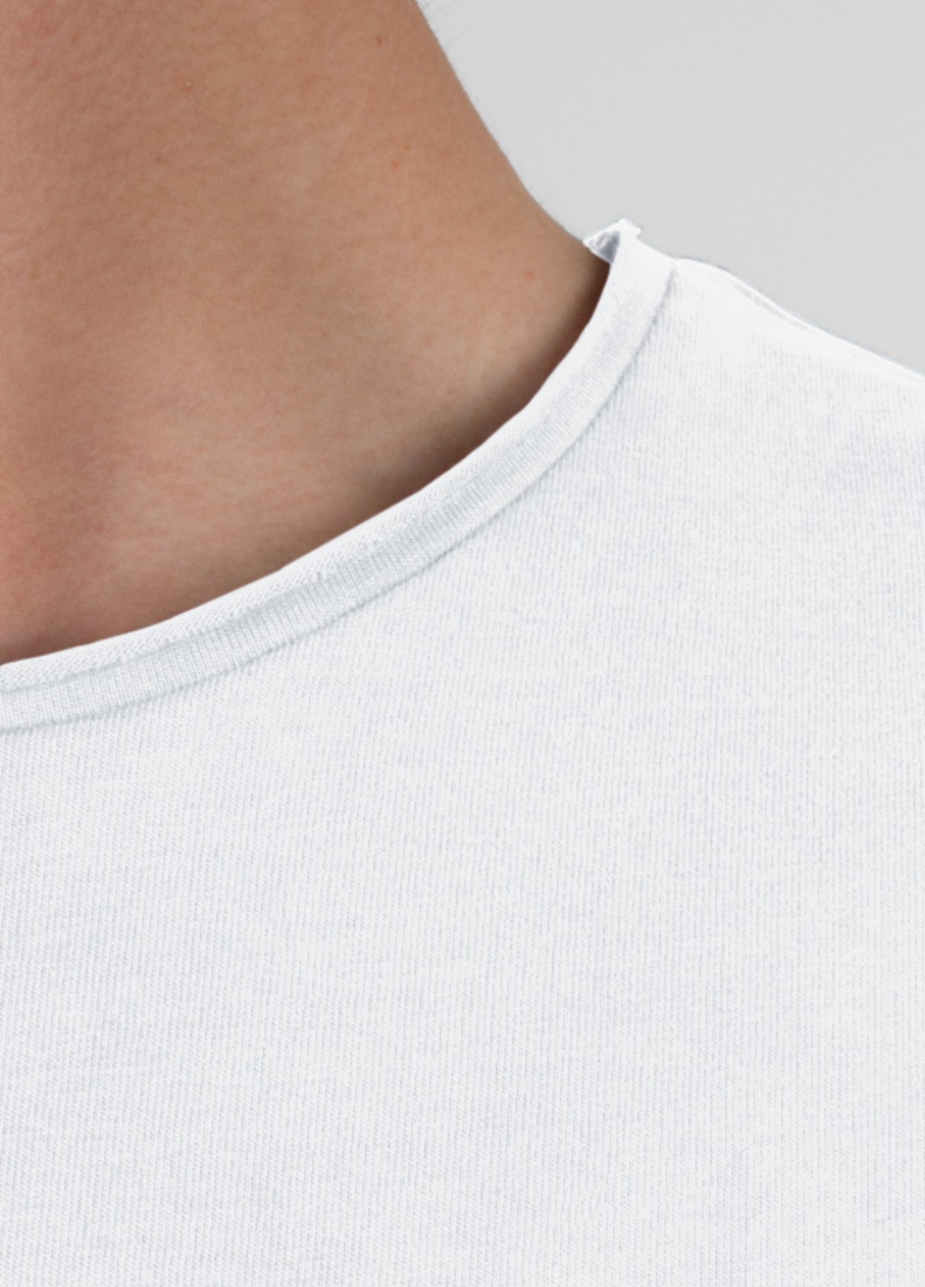 WHITE LONGSLEEVE